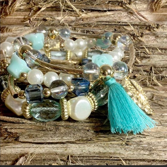 Set of 4 Beautiful Stackable Stretch Bracelets - Picture 3 of 3